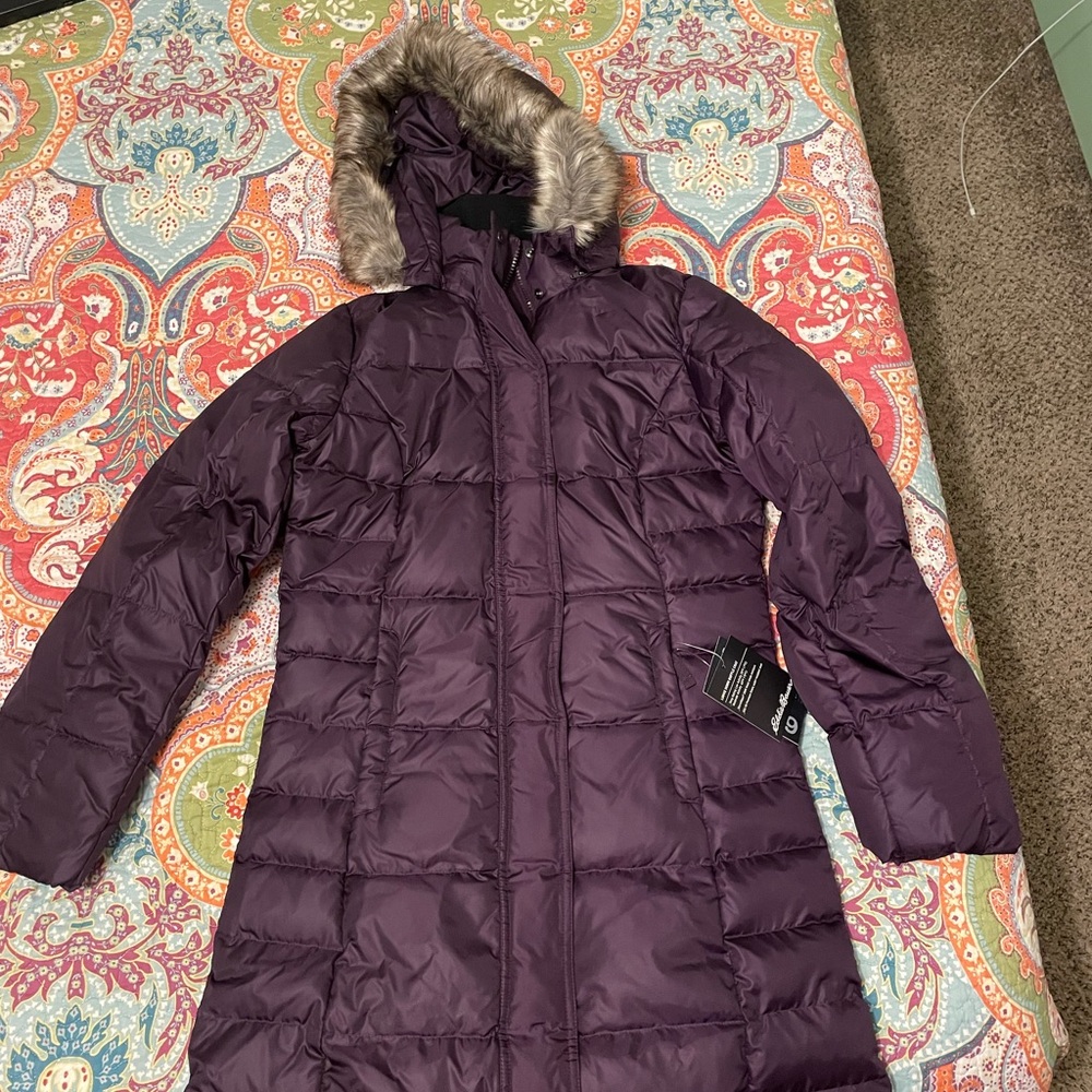Women's Lodge Down Duffle Coat in deep eggplant - Picture 5 of 7